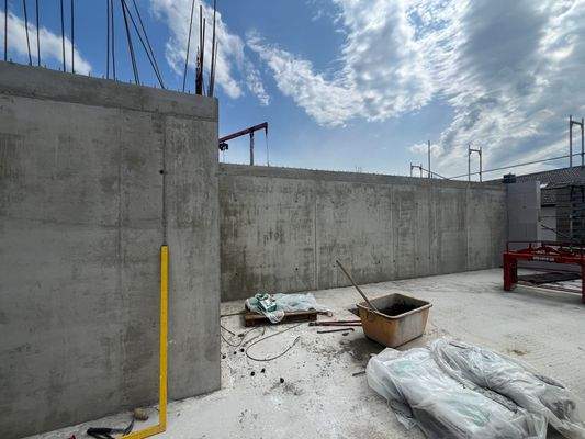 1. OG - Fertigstellung Wände + Decke (3).JPG