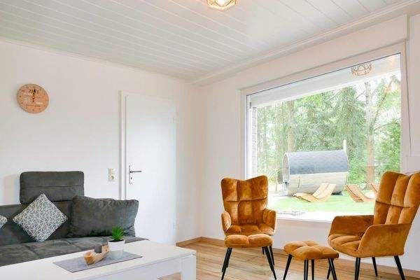 12 Innenansicht Wohnraum.jpg