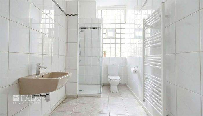 Badezimmer EG - (KI generiert)