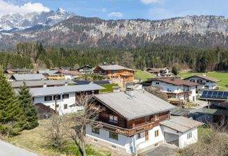 GRUNDSTÜCK MIT ALTBESTAND