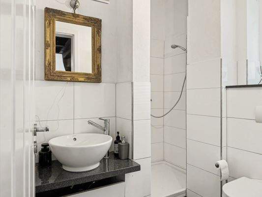 Duschbad im Erdgeschoss