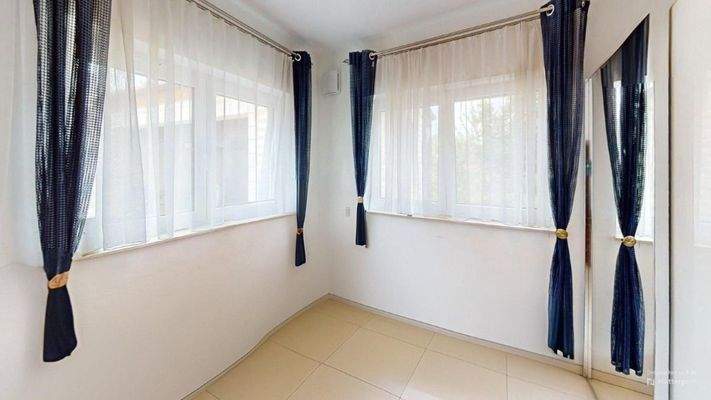 4-Ruggeweg-Bedroom-Defurnished 3