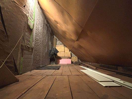 Stauraum im Spitzboden