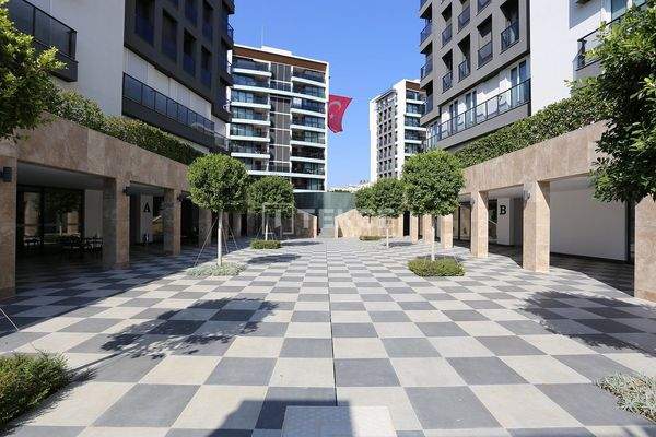 4-Bedroom Beachfront Fully Furnished Home in Konyaaltı Liman