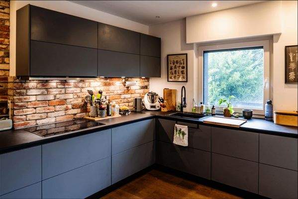 Hochwertige Designer-Küche mit maximaler Ausstattung