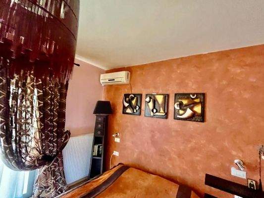 Kreta, Agios Nikolaos: Geräumige Wohnung im 2. Stock mit Panoramablick auf das Meer zu verkaufen