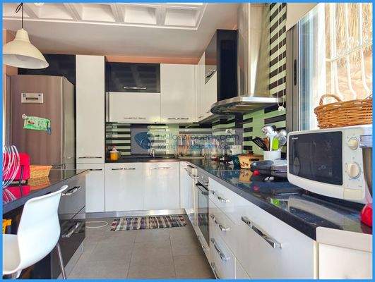 c2180ca06e2d4a118f196d4c5bed7f06-original