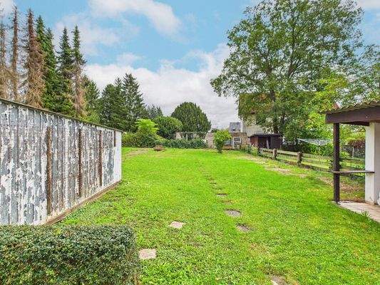 Ein-/Zweifamilienhaus mit Werkstatt in SB-Ensheim