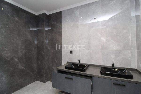 Detached Villas with Private Pool and Garden in Bursa Mudanya