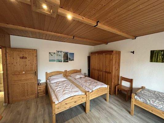 Schlafzimmer groß FeWo1