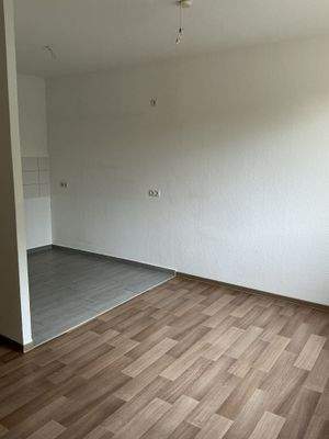 Küche und Wohnzimmer