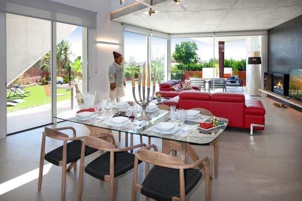 a3d31322-3137-4d43-b4b3-4a93ede7947e