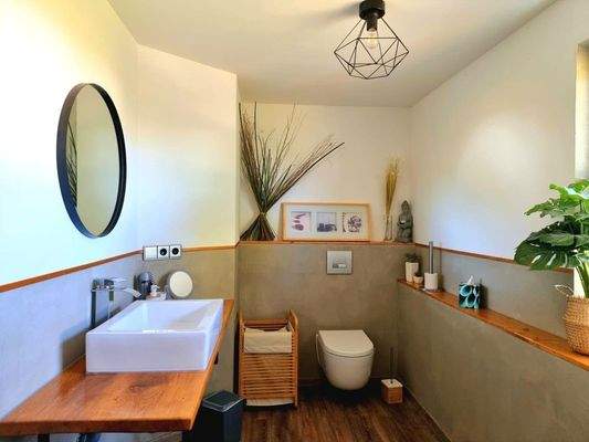 Hauptwohnung Badezimmer