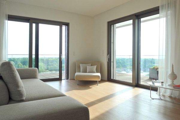 Wohnzimmer mit Blick über die Spree