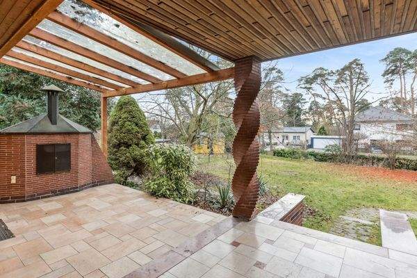 Gartenansicht vom Eingangsbereich