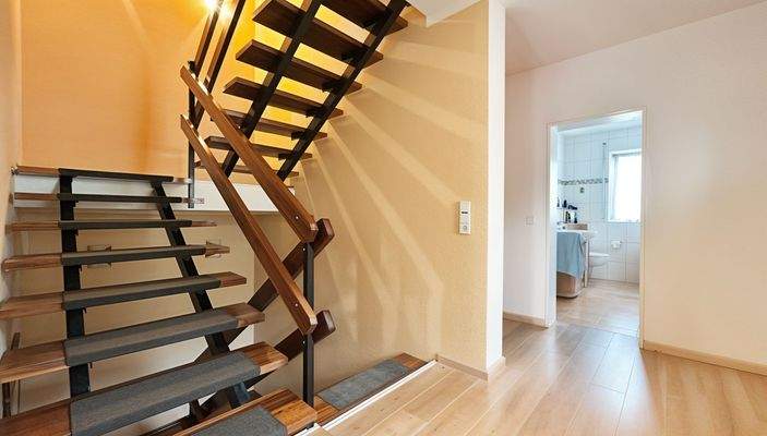 Treppenhaus 1. OG -> 2. OG 