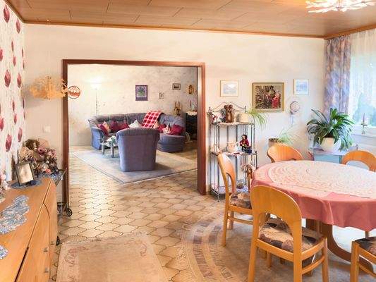 Esszimmer - Durchgang in das Wohnzimmer 