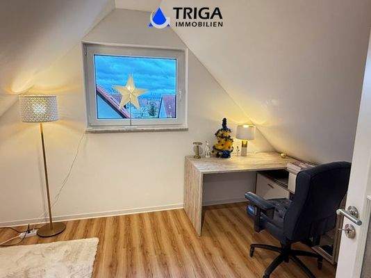 Kinder-/ Arbeitszimmer im DG 