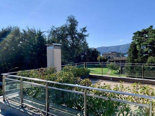 Der Blick Richtung Park und Lago