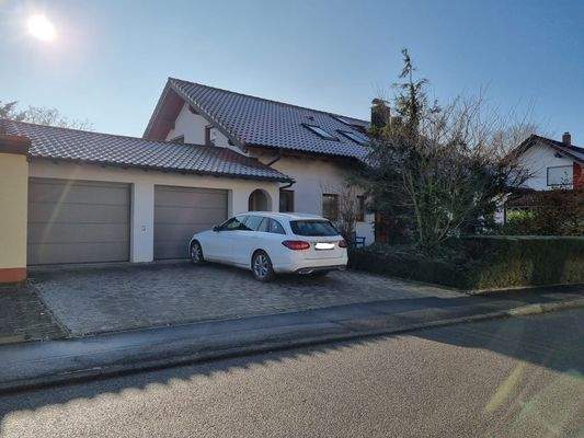 Blick auf die Doppelgarage