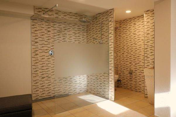 Sanitäreinrichtungen im Keller