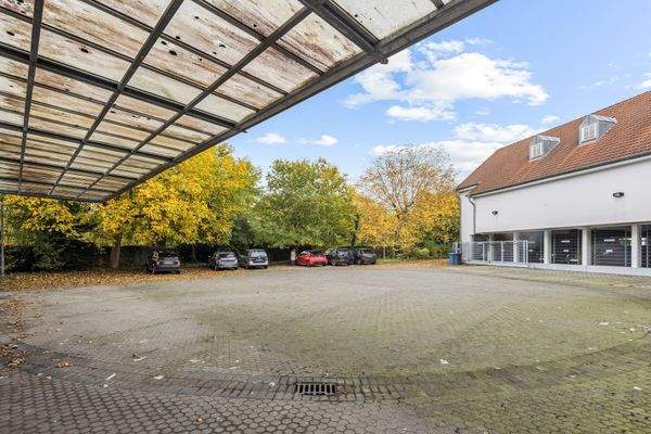 ausreichend Parkflächen