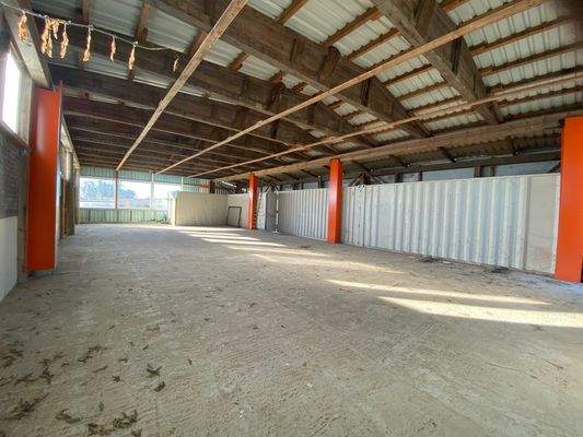 IMAXX_Giessen_46532_Lagercontainer rechts