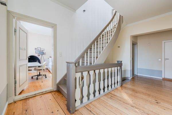 1st floor with 4 bedrooms and 2 bathrooms