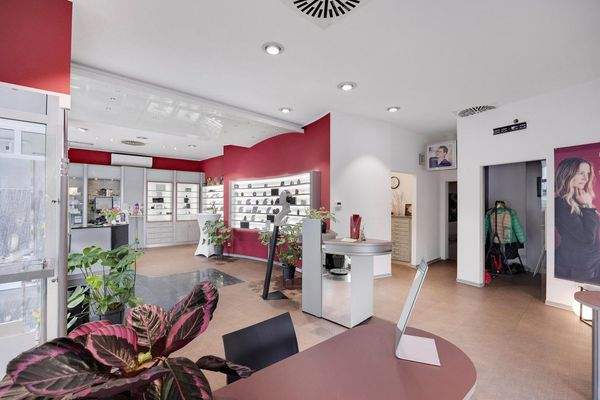 Ladengeschäft im EG