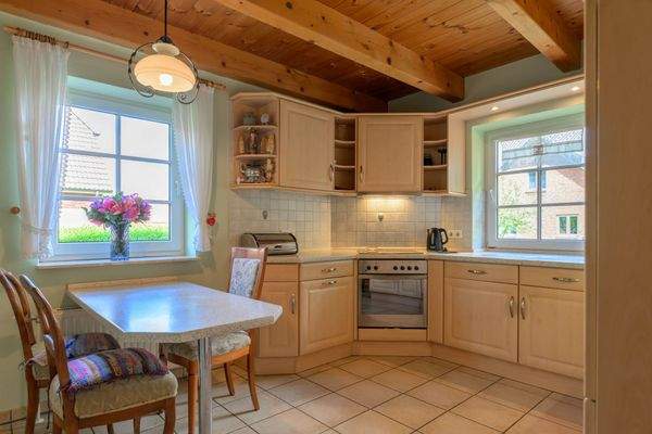 Küche mit Essplatz.jpg