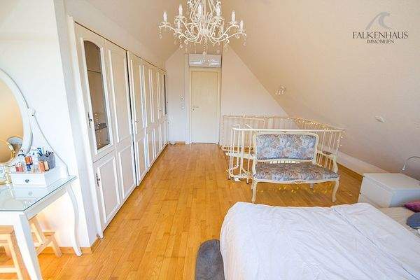 Dachgeschoss - Schlafraum, Blick Richtung Bad