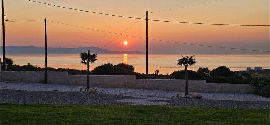 Kreta, Agios Onoufrios: Elegante Villa aus weißem Stein mit Meerblick zu verkaufen