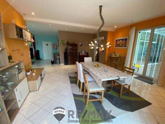 12 Wohnzimmer 1 Eßbereich  EG