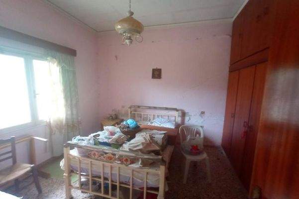 Kreta, Kastelli: Einfamilienhaus mit großem Garten in traditionellem Dorf zu verkaufen