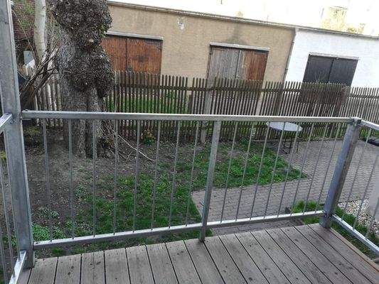 Straßburger EG links Balkon.jpg