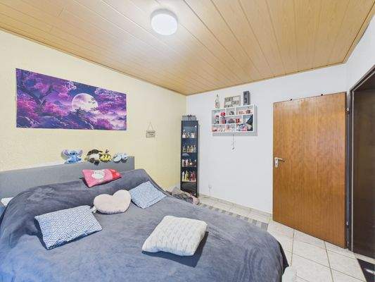 CAM01223G0-PR0177-STILL036