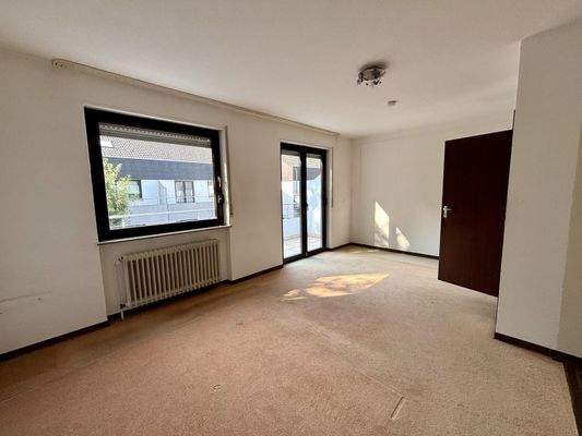 Großes Schlafzimmer zur Gartenseite