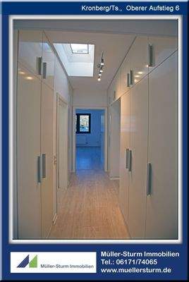 Kronberg  Oberer Aufstieg 07 Flur Schlafen 2 neu.j