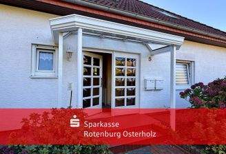 Der Eingang zum Zweifamilienhaus.