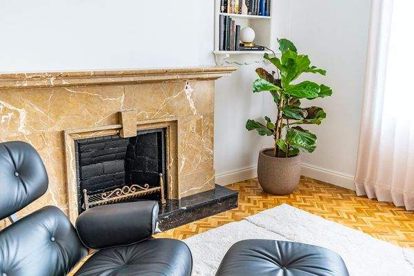 Wohnbereich mit Kamin