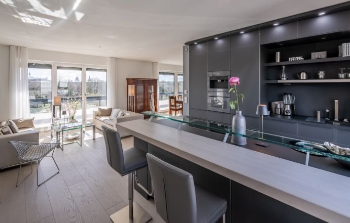 ULI VOGELER GmbH - UPPER CLASS -
