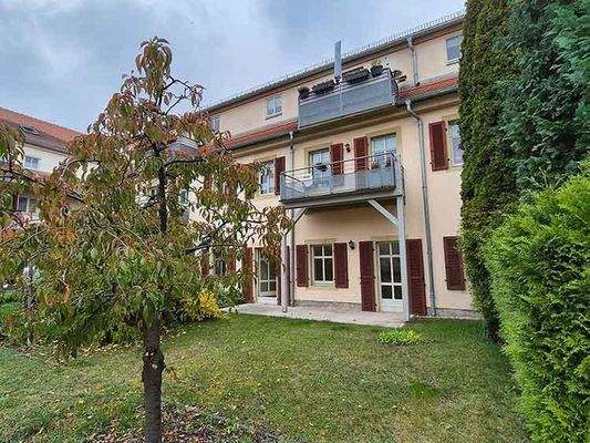 Terrasse mit Gartenanteil