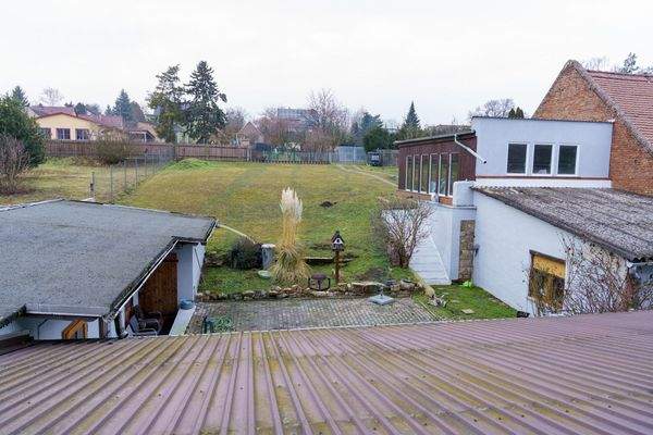 Außenansicht auf Grundstück 