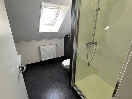 Badezimmer im DG (2)