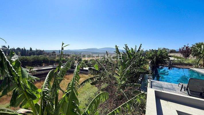 Detached Homes with Pools on 2500 m² Plots in Urla