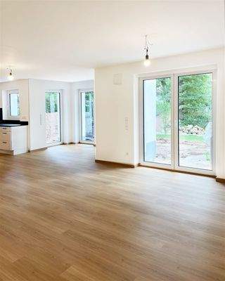 Wohn/Essen/Küche UG