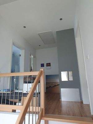 Flur DG mit Dachbodenklappe