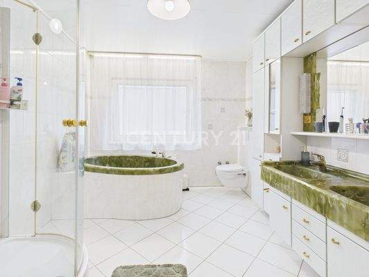 Hochwertiges Hauptbad