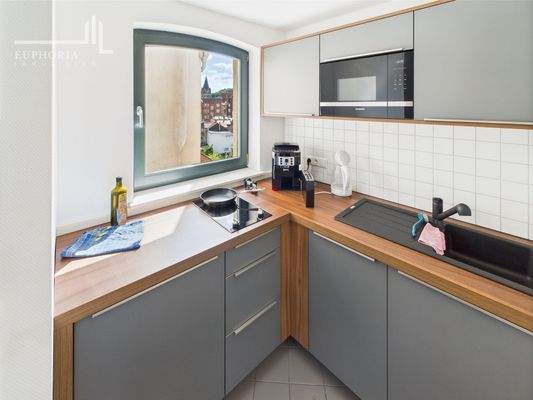 CAM03352G0-PR0065-STILL009