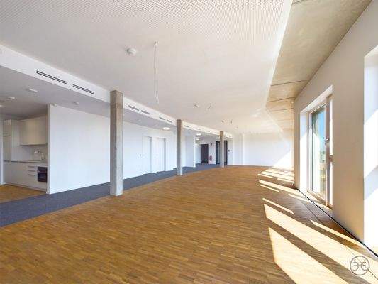 CAM02666G0-PR0034-STILL020